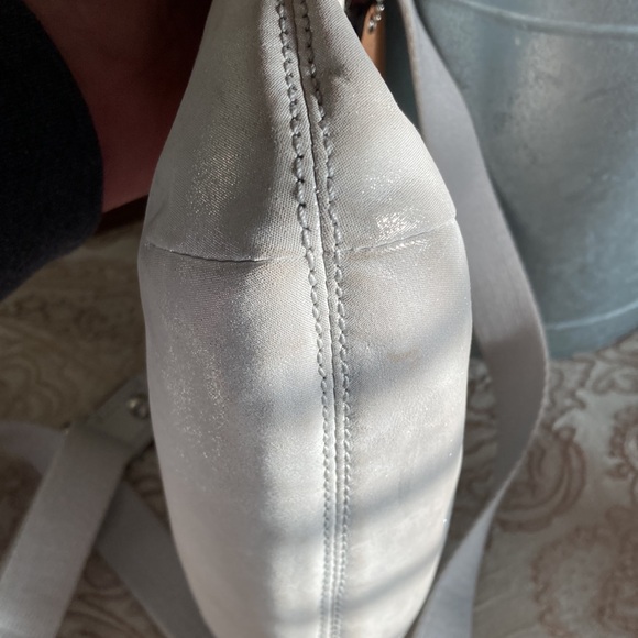 Coach EUC Lurex Silver & Shimmery White Crossbody Bag with satin Legacy lining. - Picture 8 of 13